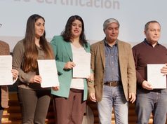 Corfo y la UC Temuco certifican a 22 especialistas en producción apícola sustentable