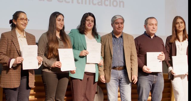 Corfo y la UC Temuco certifican a 22 especialistas en producción apícola sustentable