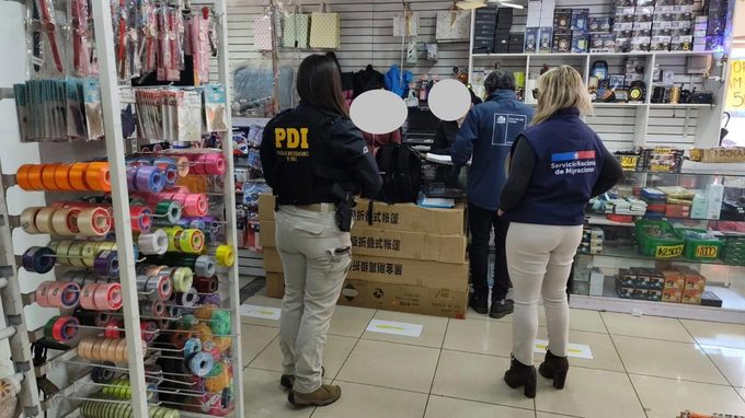 PDI fiscaliza situación migratoria de extranjeros durante operativo en el comercio de Temuco