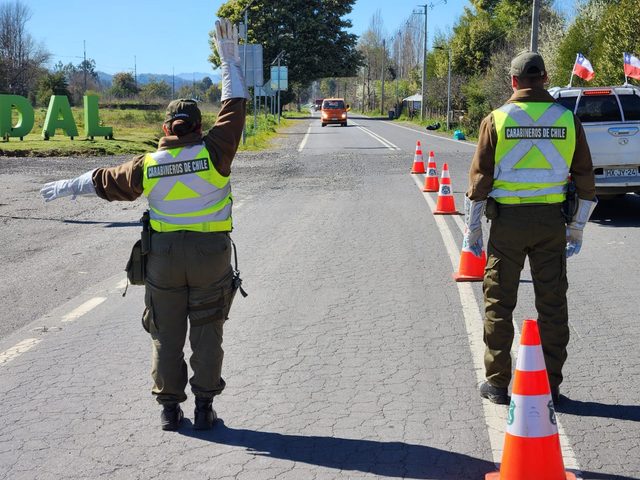 Fiscalización preventiva en Freire refuerza llamado a conducir con responsabilidad en acceso a la localidad de Radal