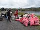 Guías de pesca se unen por el medioambiente y retiran 80 sacos de basura desde las aguas del río Toltén en Villarrica
