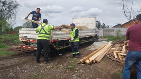 Municipalidad de Freire entrega materiales y herramientas para fortalecer huertos familiares
