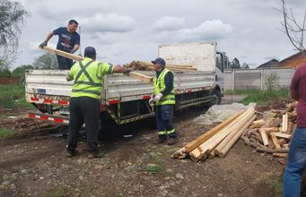 Municipalidad de Freire entrega materiales y herramientas para fortalecer huertos familiares