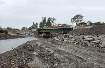 Un 90% de avance: Pitrufquén se prepara para estrenar el nuevo puente Quinque durante el próximo verano
