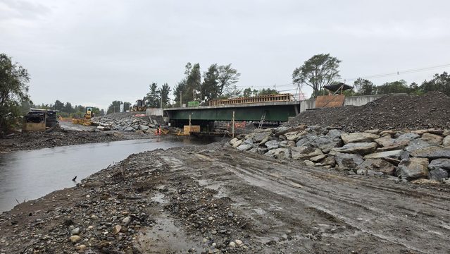 Un 90% de avance: Pitrufquén se prepara para estrenar el nuevo puente Quinque durante el próximo verano