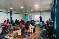 Vecinos de Freire participan en taller que entrega herramientas para regularizar herencias, terrenos y viviendas