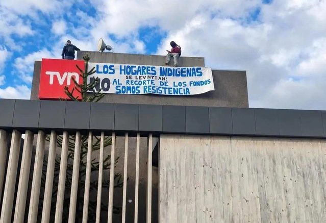 Tras tomarse oficinas de Junaeb y TVN Red Araucanía, estudiantes mapuches consiguen acuerdo por fondos culturales