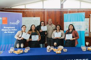 Mujeres de Freire fortalecen sus habilidades en repostería y se preparan para futuros emprendimientos