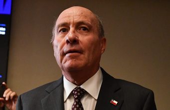 Nuevo golpe al bolsillo: parafina sube casi $300 por litro mientras ministro Quiroz asegura que “hoy nadie consume parafina”