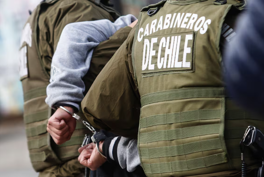 Cuatro órdenes de detención pendientes: hombre fue arrestado en sector Ultra Estación de Pitrufquén