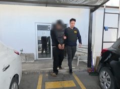 Discusión tras compartir bebidas habría terminado en homicidio: PDI detiene a tres presuntos involucrados en Villarrica