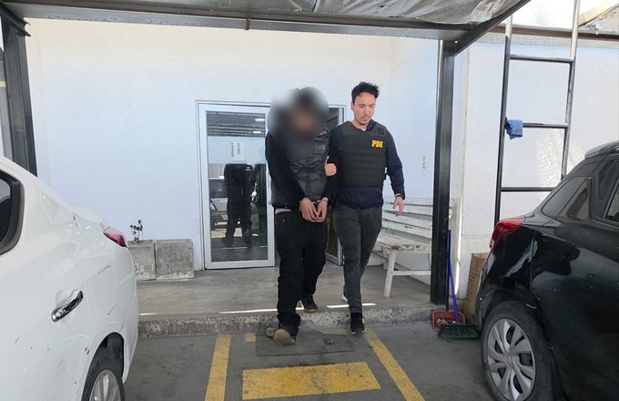 Discusión tras compartir bebidas habría terminado en homicidio: PDI detiene a tres presuntos involucrados en Villarrica
