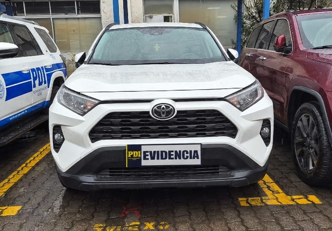 Cinco autos con la misma patente: investigación de la PDI destapa “gemeleo” y recupera vehículo robado en Padre Las Casas