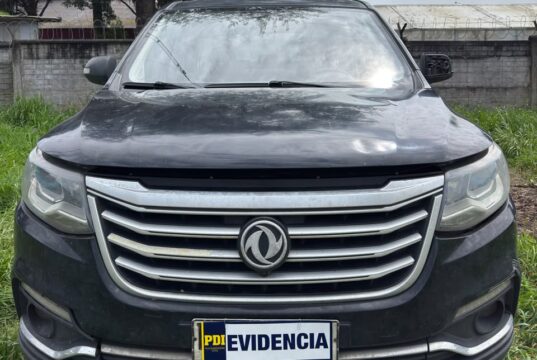 Dos detenidos en Pitrufquén tras descubrir que el auto en que viajaban era robado