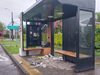 Denuncian acumulación de basura en paradero de buses de Pitrufquén: llaman a cuidar los espacios públicos