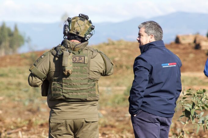 Queman cuatro máquinas forestales en predio rural de Angol: despliegan equipos especializados para investigar