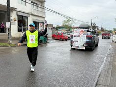 Familia de Mateo llega a Pitrufquén en caminata solidaria para reunir $400 millones para su tratamiento