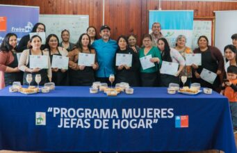 MUJERES DE FREIRE FORTALECEN SUS HABILIDADES EN REPOSTERÍA